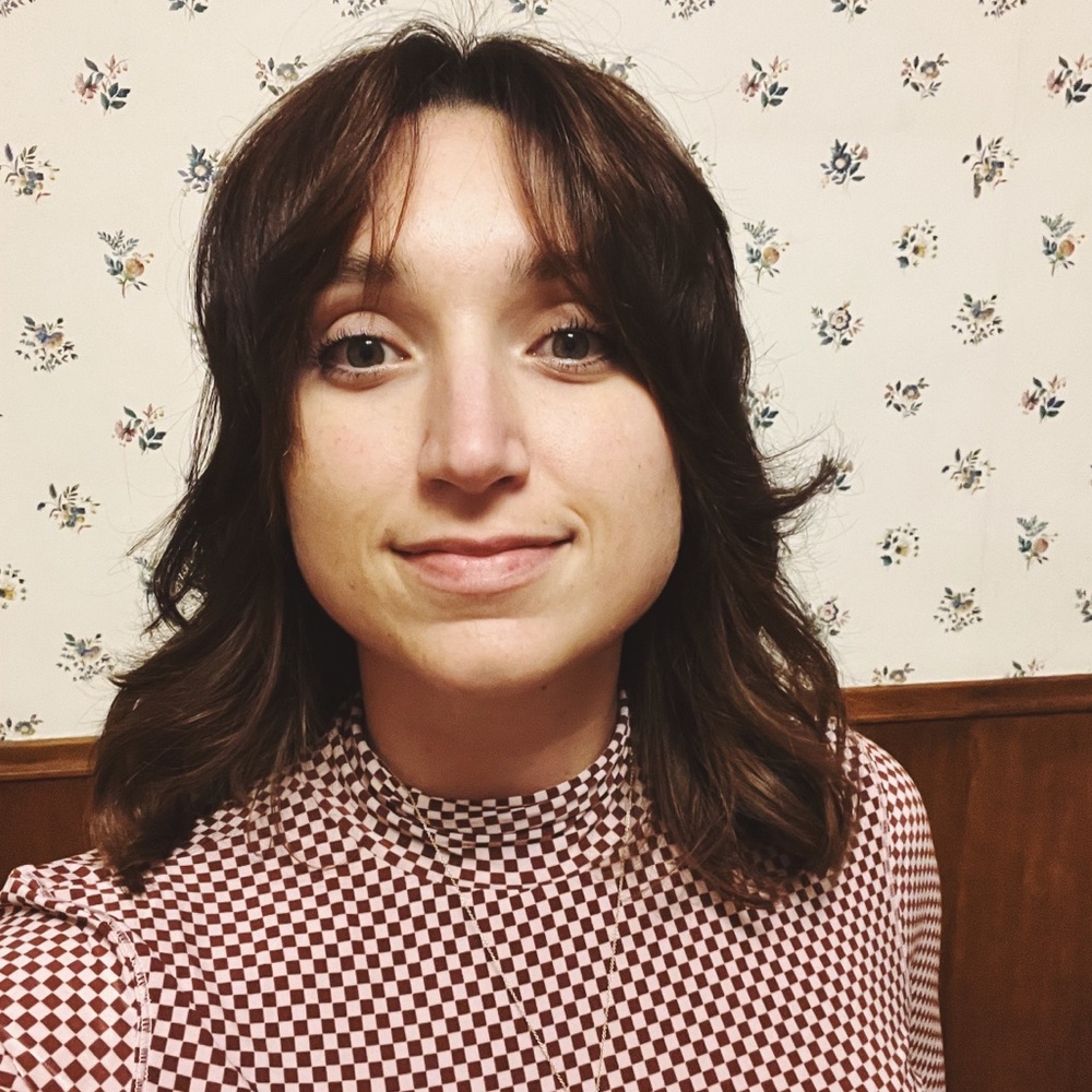 Meet your Posher, Alexis